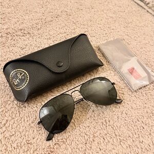 Ray Ban Black Aviator Large Sunglasses